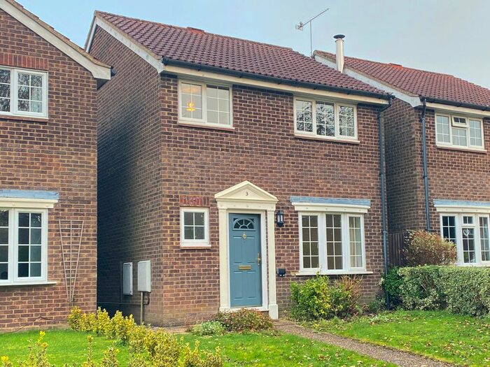 3 Bedroom Detached House To Rent In Scotland Close, Ash Vale, Aldershot GU12