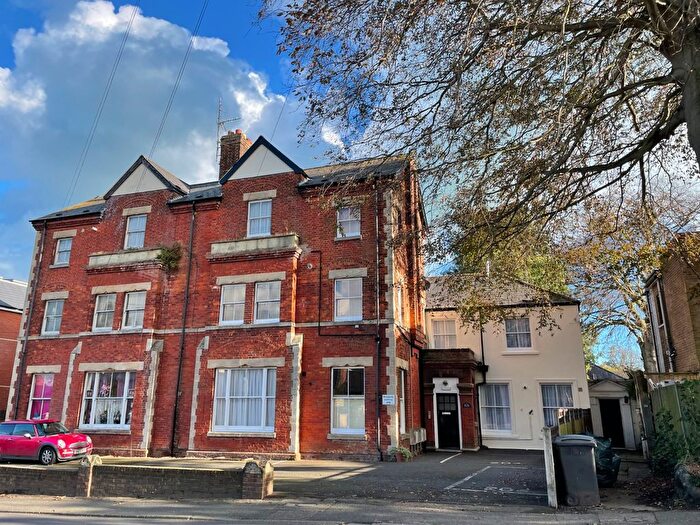 2 Bedroom Flat To Rent In Dover Road, Walmer, Deal, CT14