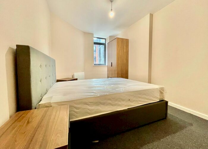 2 Bedroom Flat To Rent In Balmoral House, Windsor Street, M5