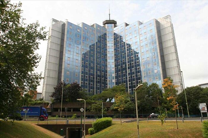 1 Bedroom Apartment To Rent In Churchill Place, Basingstoke, RG21