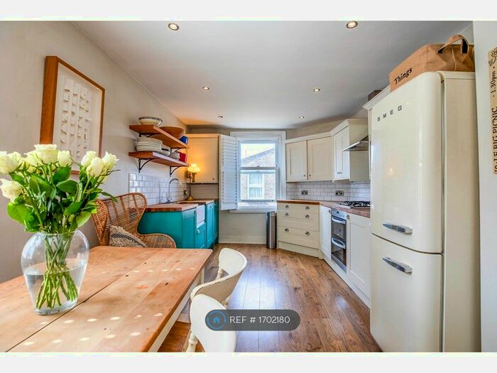 4 Bedroom Maisonette To Rent In Penton Place, London, SE17