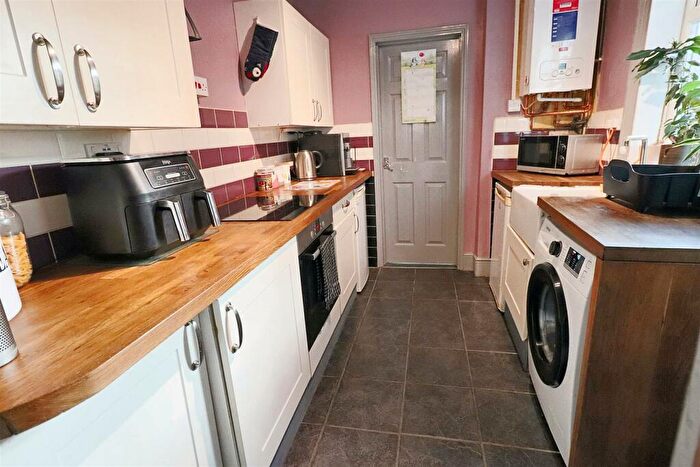 3 Bedroom Terraced House For Sale In Queens Road, Lowestoft, NR32