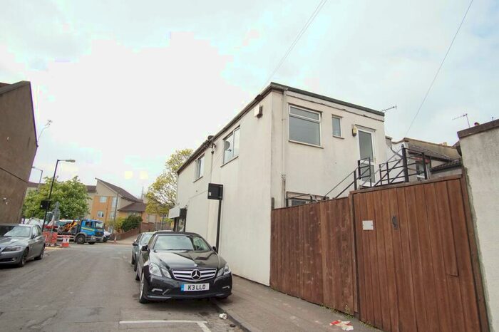 1 Bedroom Flat To Rent In Parson Street, Bedminster, Bristol, BS3