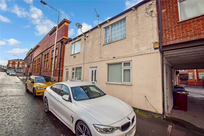 2 Bedroom Flat To Rent In Castle Street, Tyldesley, Manchester, M29