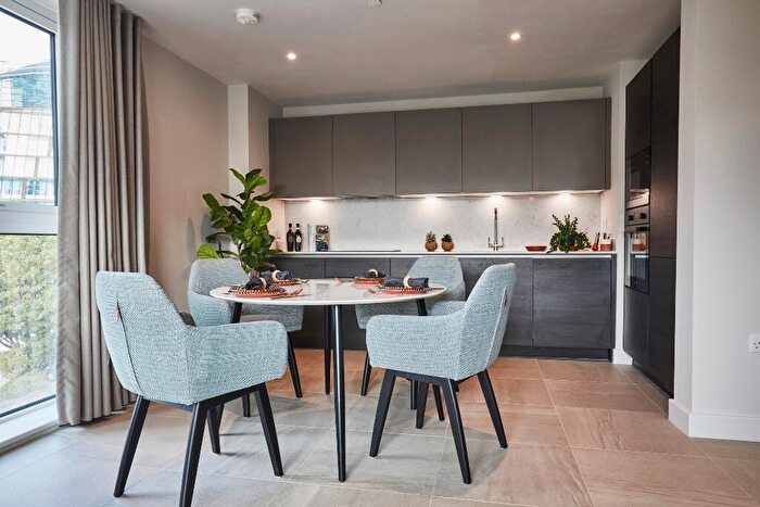 2 Bedroom Apartment To Rent In Rochdale Road, Manchester, Greater Manchester, M4