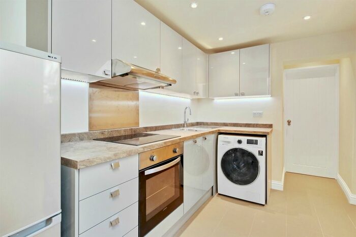 1 Bedroom Flat To Rent In Tunis Road, London, W12