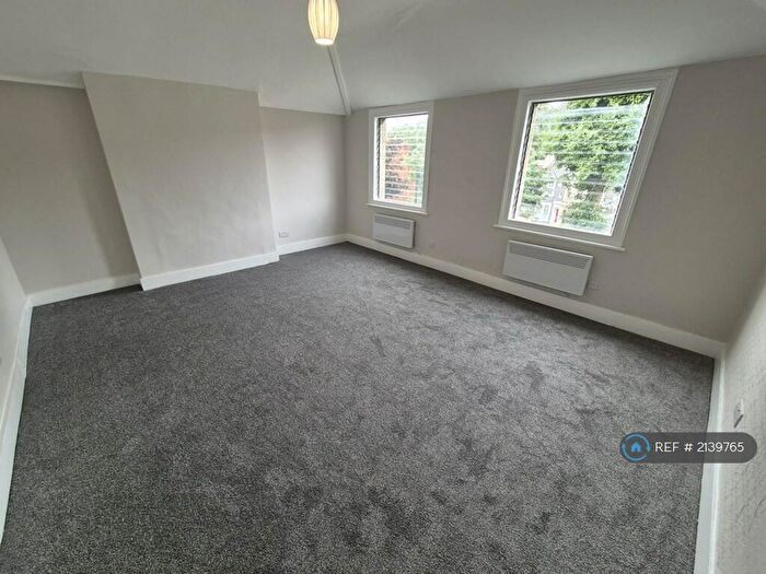 3 Bedroom Maisonette To Rent In Manor Road, London, N16