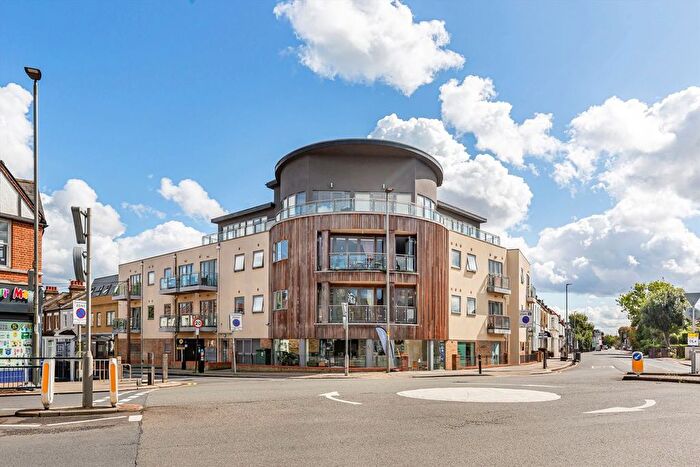 2 Bedroom Flat For Sale In Merton Road, Wandsworth, SW18