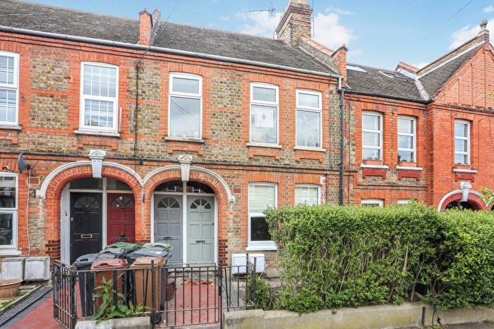 2 Bedroom Apartment To Rent In Mersey Road, Walthamstow, E17