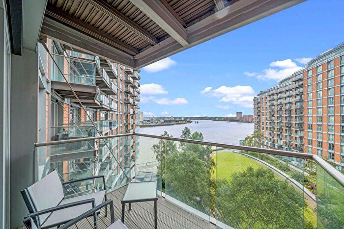 2 Bedroom Flat To Rent In Fairmont Avenue, London, E14