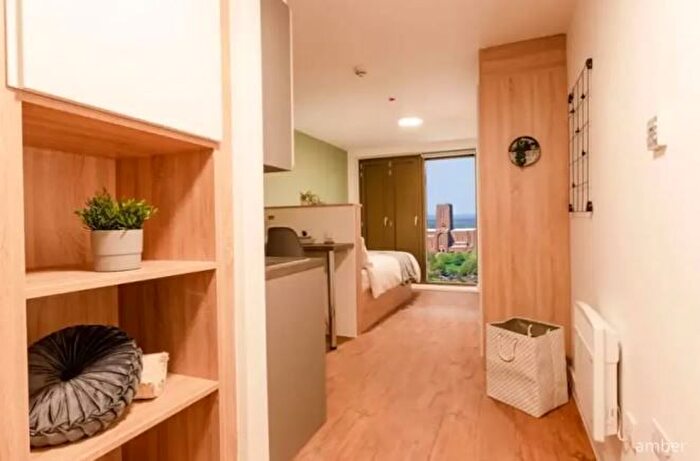 1 Bedroom Flat To Rent In Walnut Tree Close, Guildford, GU1