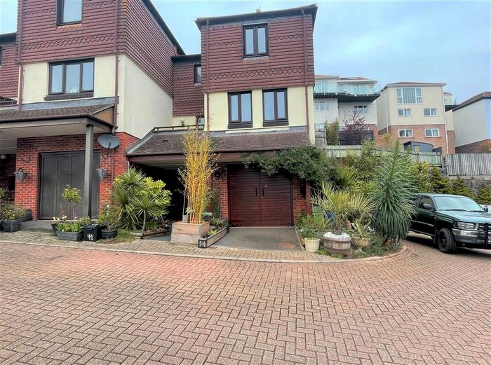 2 Bedroom Property To Rent In Mariners Way, Preston, Paignton, TQ3