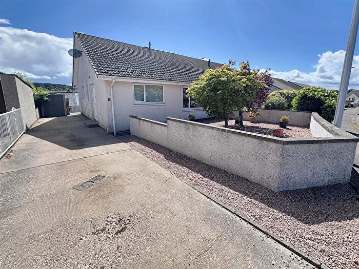 3 Bedroom Semi-Detached Bungalow For Sale In Drumbeg Crescent, Lhanbryde, IV30