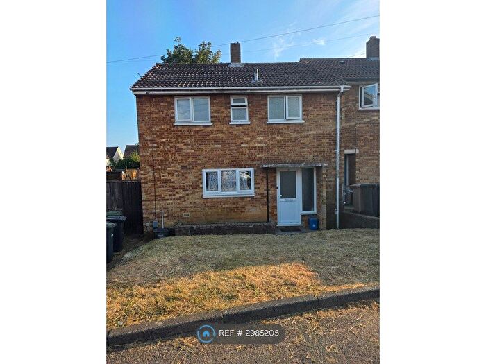 3 Bedroom End Of Terrace House To Rent In Parys Road, Luton, LU3