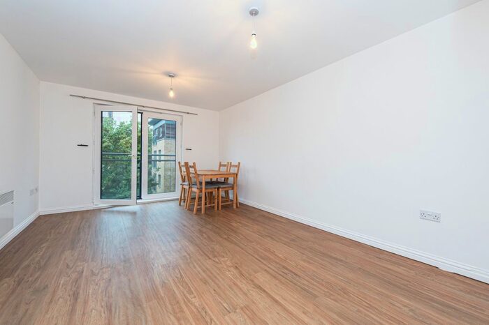 1 Bedroom Flat To Rent In Effra Parade, Brixton, London, Greater London, SW2