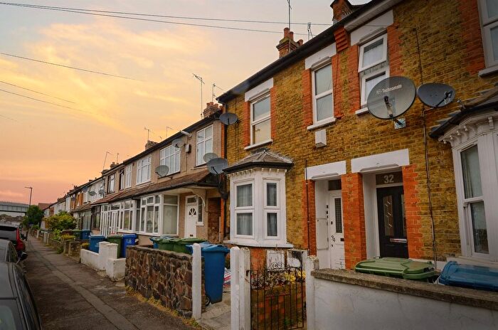 1 Bedroom Flat For Sale In Sherwood Road, Harrow, HA2