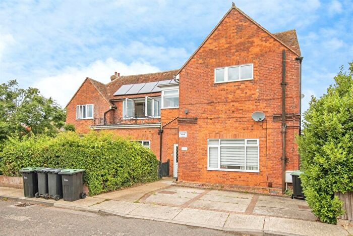 1 Bedroom Apartment For Sale In Blenheim Drive, Colchester, CO2