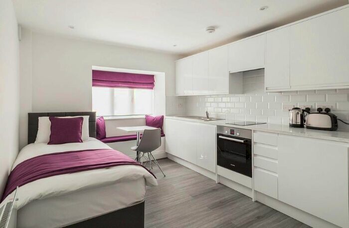 Studio To Rent In Finchley Road, London, NW3