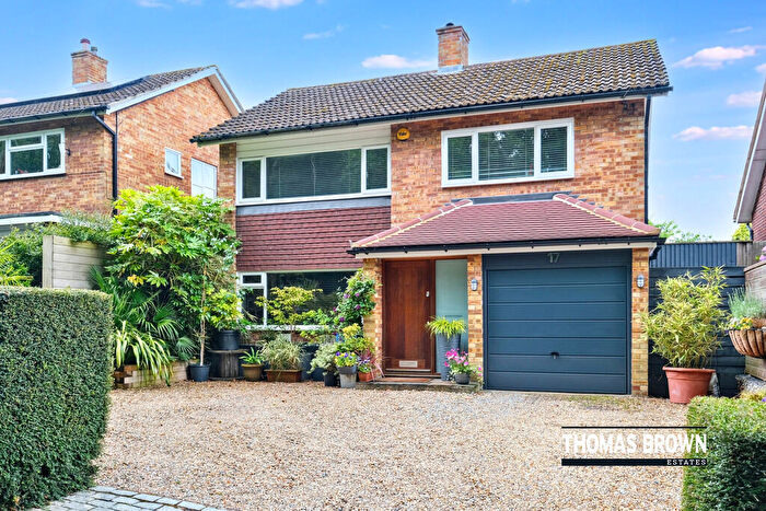 3 Bedroom Detached House For Sale In Woodside, Orpington, BR6