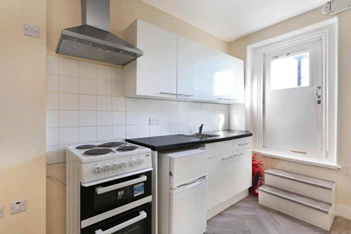 Apartment To Rent In Dartmouth Road, London, SE23