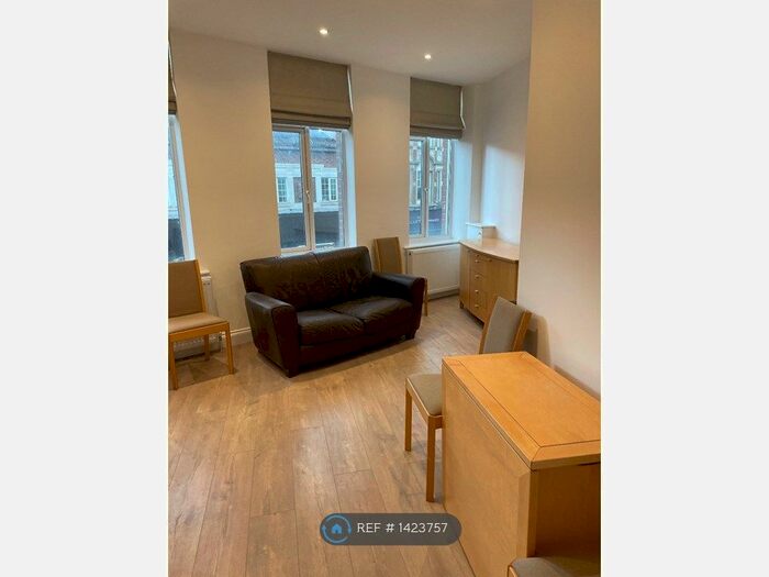 1 Bedroom Flat To Rent In York Street, Twickenham, TW1