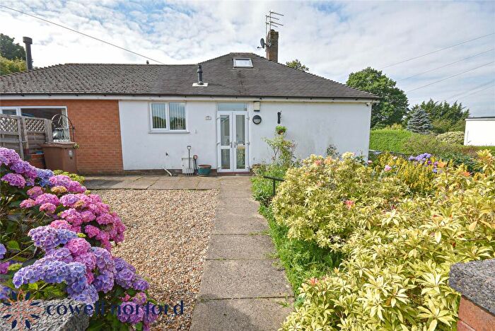 2 Bedroom Bungalow For Sale In Yealand Close, Bamford, Rochdale, OL11