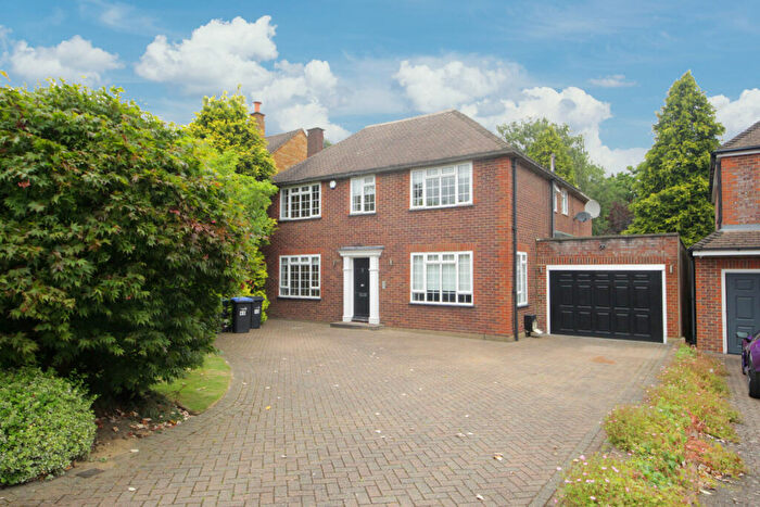 4 Bedroom Detached House To Rent In Kingwell Road, Hadley Wood, EN4