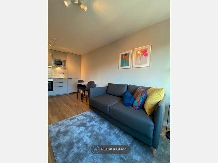 1 Bedroom Flat To Rent In Richmond Court, Cardiff, CF24