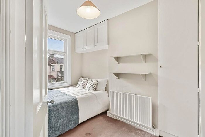 2 Bedroom End Of Terrace House For Sale In Meadow Road, Wimbledon, SW19