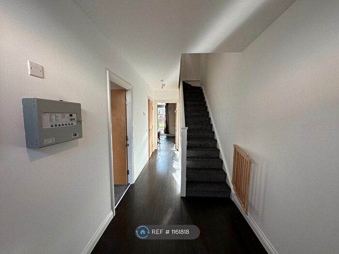 4 Bedroom End Of Terrace House To Rent In Helmdon Road, Leicester, LE2