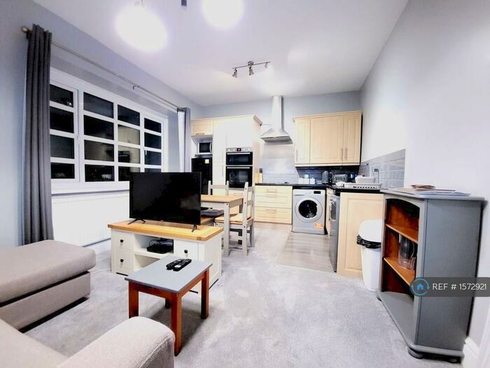 2 Bedroom Flat To Rent In Brunswick Street, Swansea, SA1