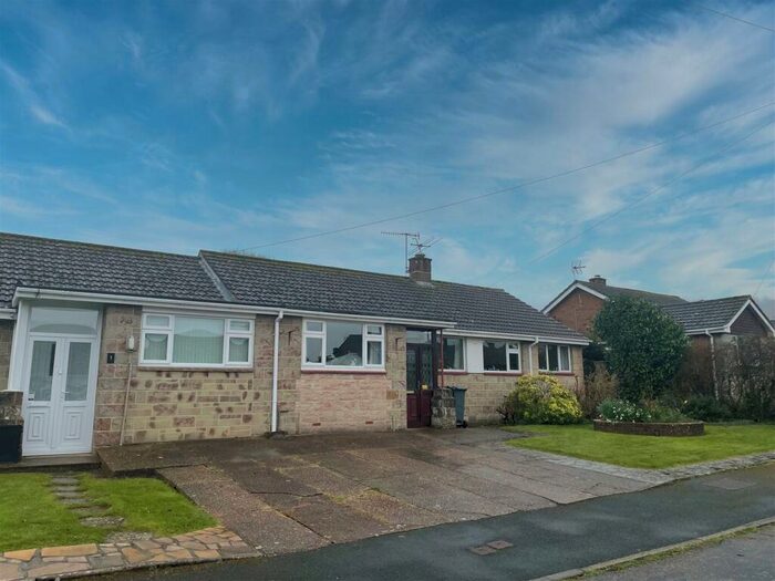 2 Bedroom Semi-Detached Bungalow For Sale In Queens Drive, Brading, Sandown, PO36