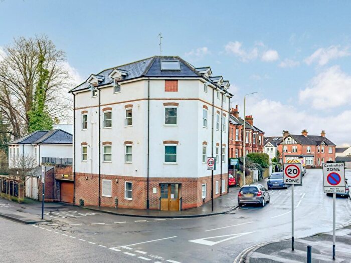 1 Bedroom Penthouse For Sale In Approach Road, St. Albans, Hertfordshire, AL1