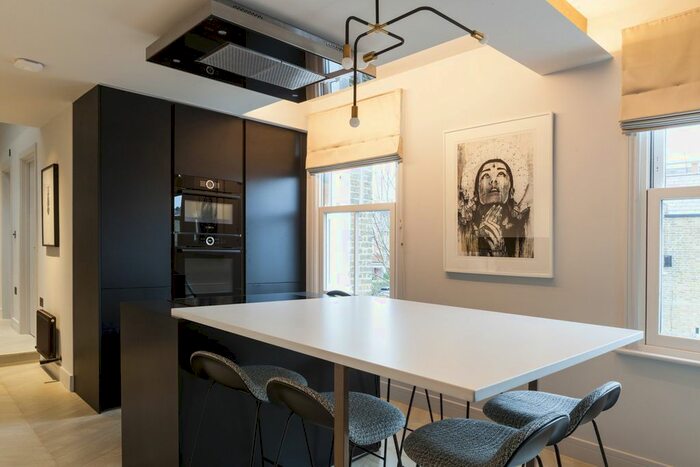 3 Bedroom Flat To Rent In Valetta Road, Acton, W3