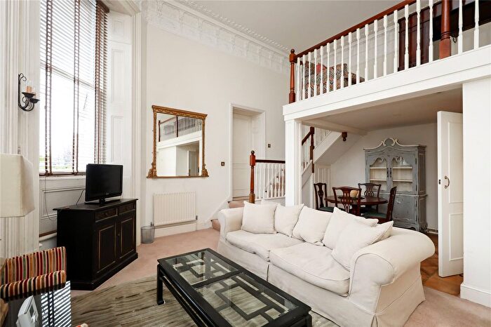 2 Bedroom Flat To Rent In Cavalry Gardens, Putney, London, SW15