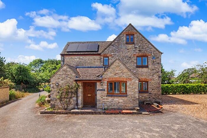 6 Bedroom Farm House To Rent In North Leigh, OX29
