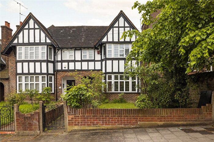 4 Bedroom Semi Detached House For Sale In Woodfield Avenue, London, SW16