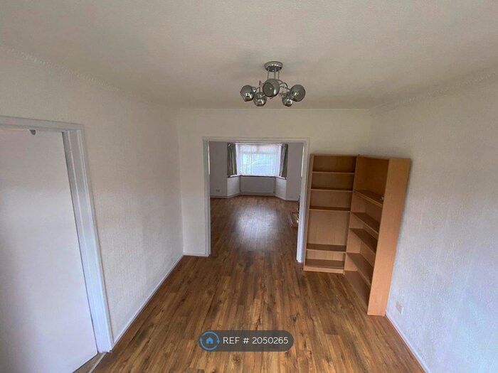 3 Bedroom SemiDetached House To Rent In Milton Road, Welling, DA16