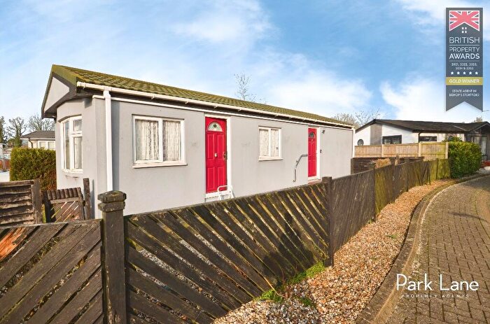 2 Bedroom Park Home For Sale In Takeley Park, Hatfield Broadoaks Road, CM22