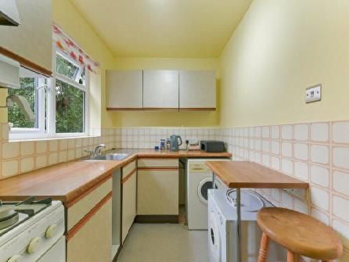 1 Bedroom Flat For Sale In Friars Avenue, Wandsworth, SW15