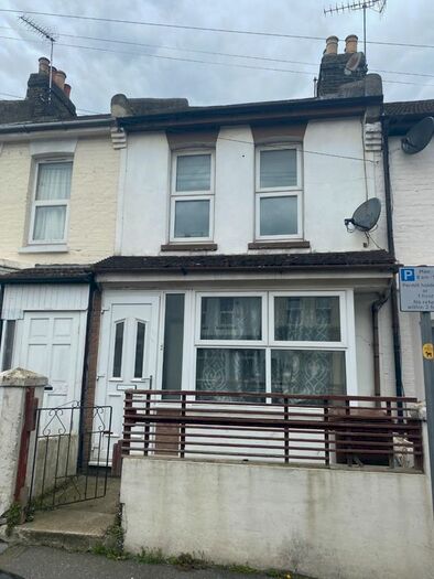 3 Bedroom Terraced House To Rent In Milton Road, Gillingham, ME7