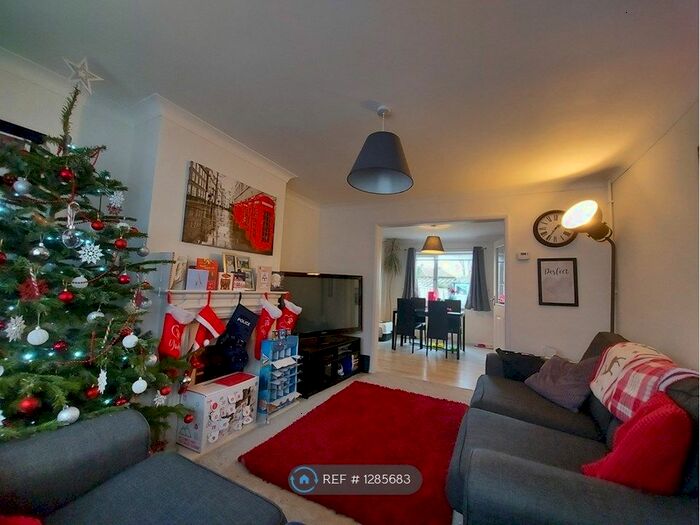 3 Bedroom Terraced House To Rent In Northumberland Avenue, Rainham, Gillingham ME8