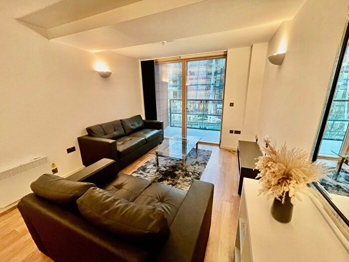 2 Bedroom Flat To Rent In Wellington Street, Leeds, West Yorkshire, LS1