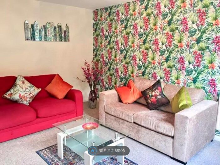 3 Bedroom Flat To Rent In Birch Close, Cambridge, CB4