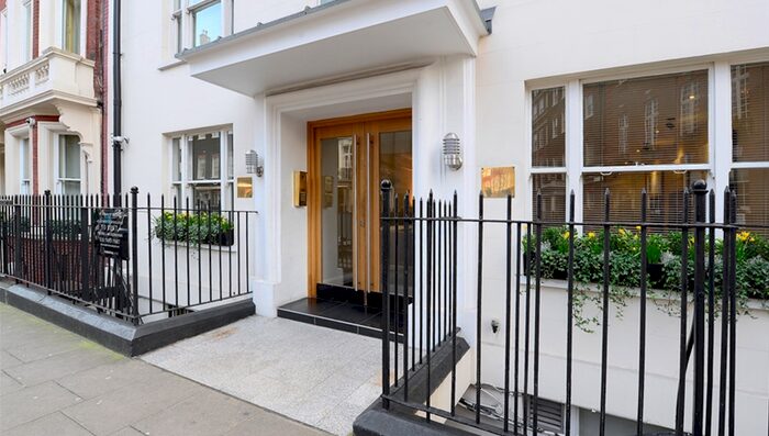 1 Bedroom Flat To Rent In Hill Street, Mayfair, W1J