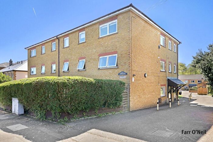 1 Bedroom Flat To Rent In Princes Road, Buckhurst Hill, IG9