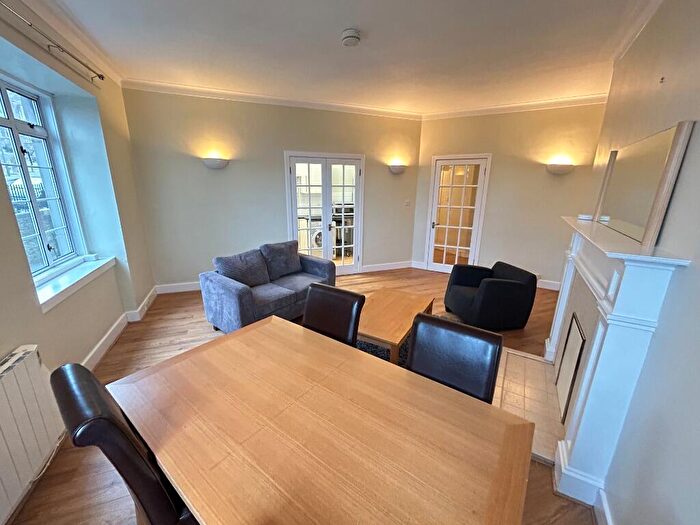 2 Bedroom Flat To Rent In Learmonth Court, Comely Bank, Edinburgh, EH4