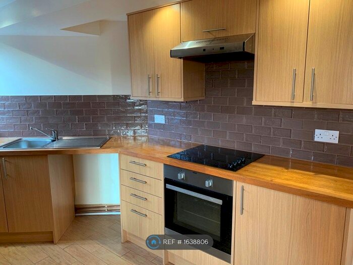 1 Bedroom Flat To Rent In The Arcade Earls Court Road, Amesbury, Salisbury, SP4