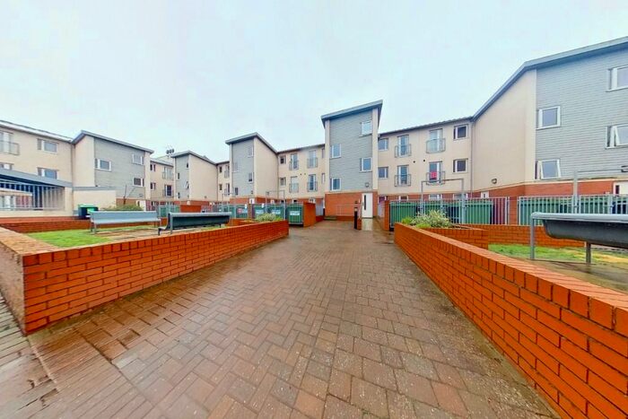 2 Bedroom Flat To Rent In Lilybank Mews, Baxter Park, Dundee, DD4