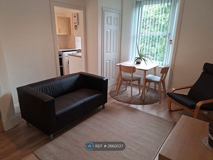 2 Bedroom Flat To Rent In Bruce Street, Stirling, FK8